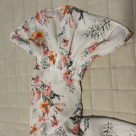 Delicate flutter sleeve blouse by Tabitha Webb, a leading UK women's designer - Picture 4 of 7